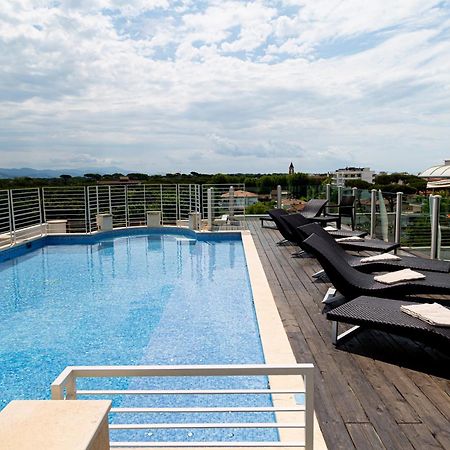Zen Hotel Versilia مارينا دي بييتراسانْت المظهر الخارجي الصورة