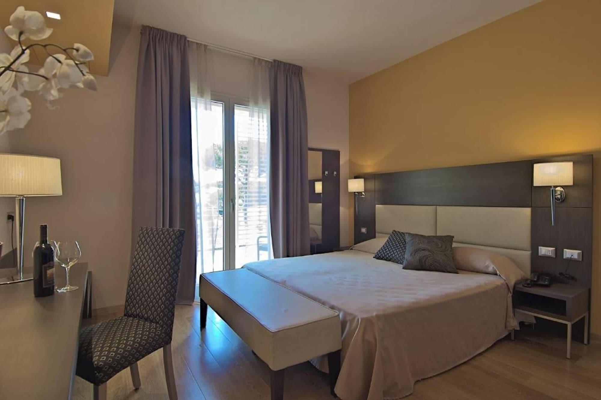 Zen Hotel Versilia مارينا دي بييتراسانْت المظهر الخارجي الصورة