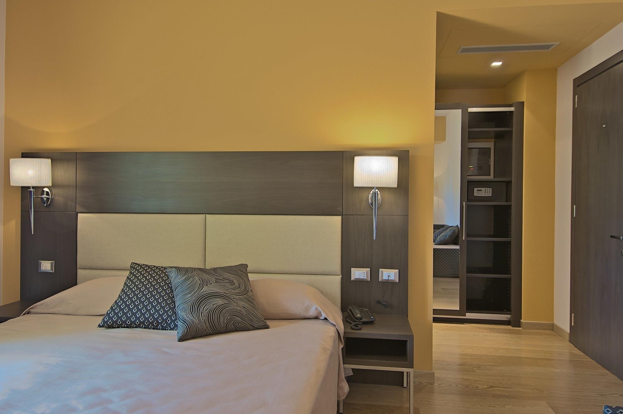 Zen Hotel Versilia مارينا دي بييتراسانْت المظهر الخارجي الصورة