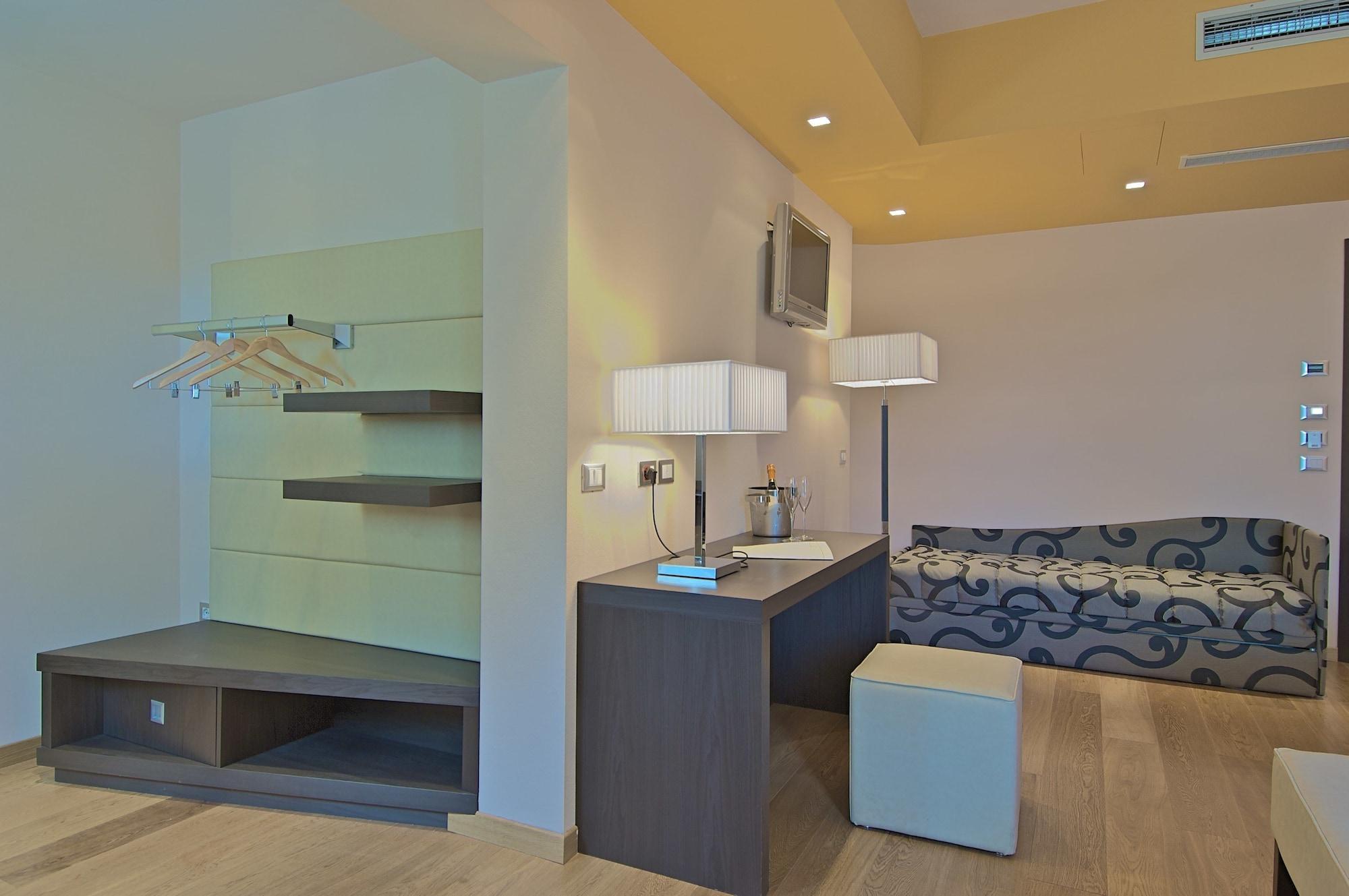 Zen Hotel Versilia مارينا دي بييتراسانْت المظهر الخارجي الصورة