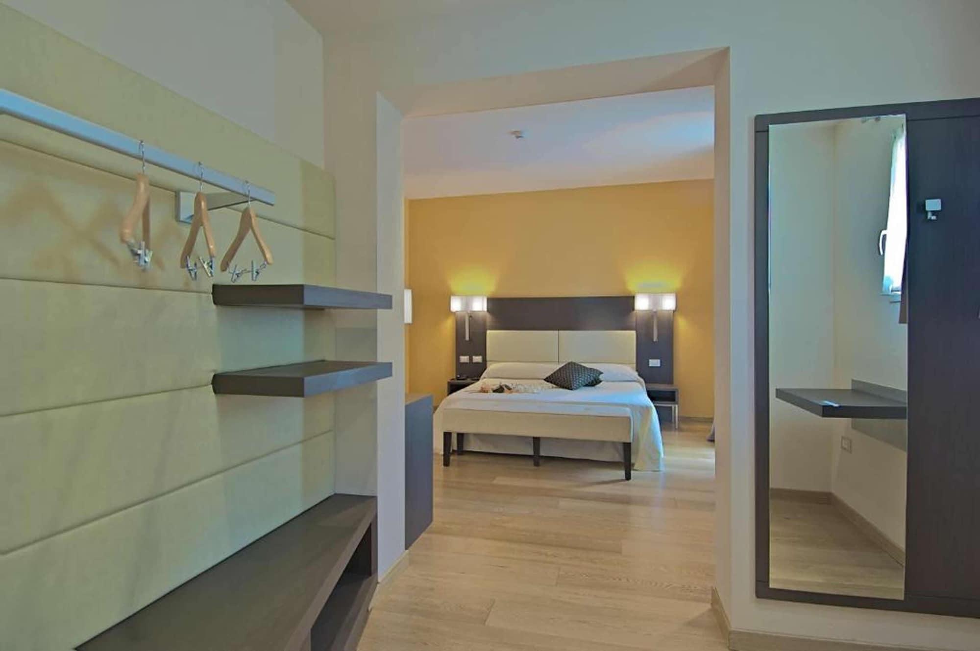 Zen Hotel Versilia مارينا دي بييتراسانْت المظهر الخارجي الصورة