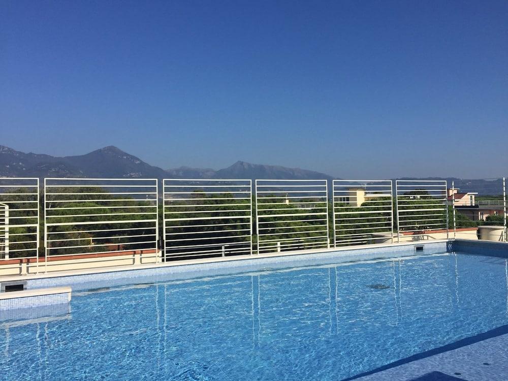 Zen Hotel Versilia مارينا دي بييتراسانْت المظهر الخارجي الصورة