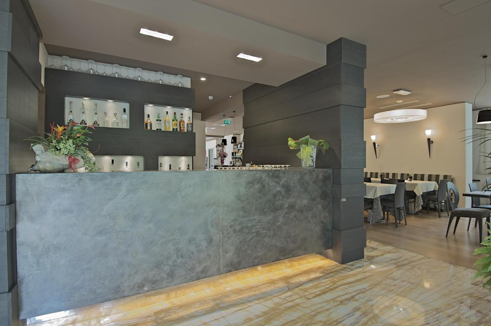 Zen Hotel Versilia مارينا دي بييتراسانْت المظهر الخارجي الصورة