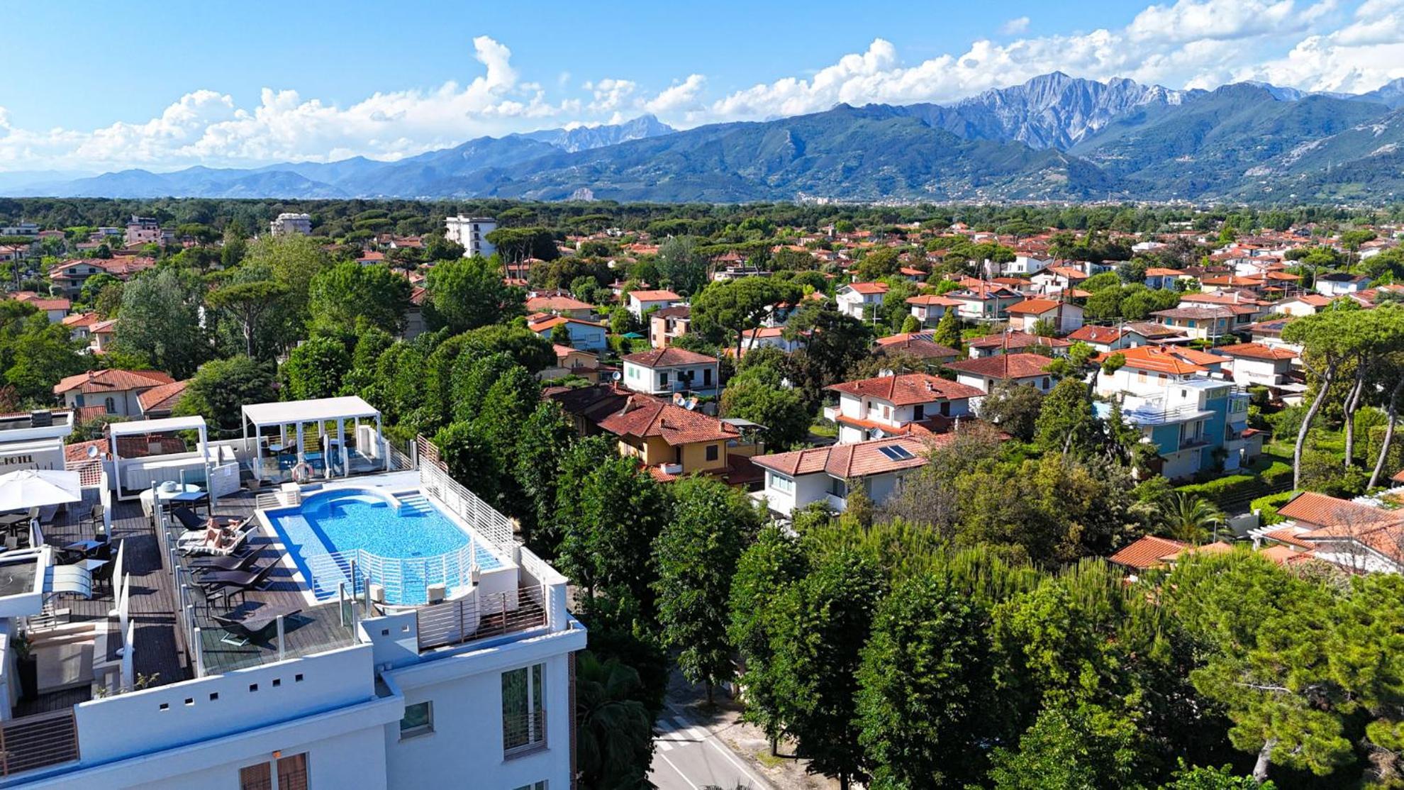 Zen Hotel Versilia مارينا دي بييتراسانْت المظهر الخارجي الصورة