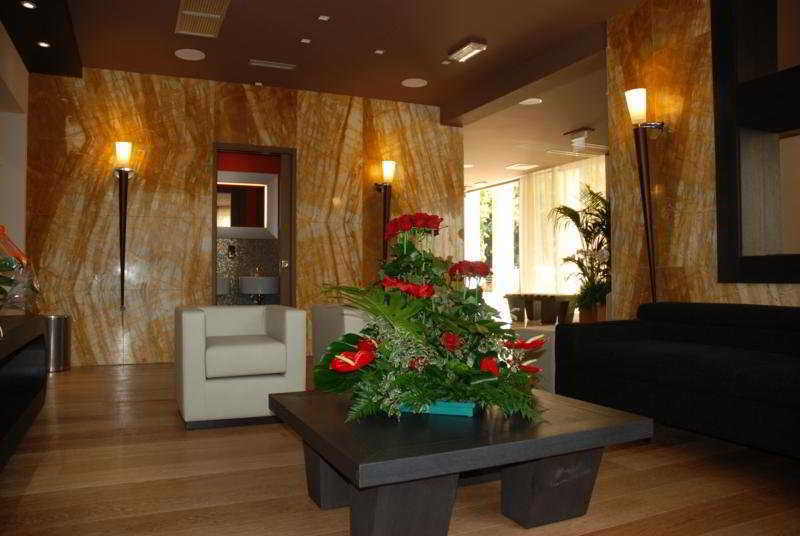 Zen Hotel Versilia مارينا دي بييتراسانْت المظهر الخارجي الصورة